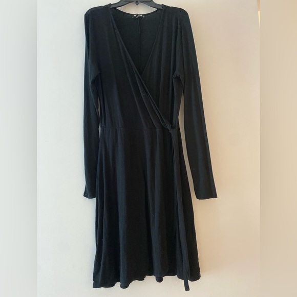Express Dresses & Skirts - Express Faux Wrap Dress